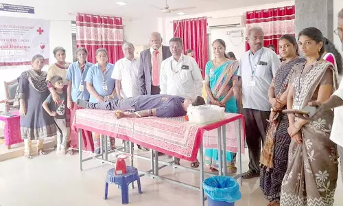 தஞ்சையில் ரத்ததானம் வழங்கிய கல்லூரி மாணவிகள்