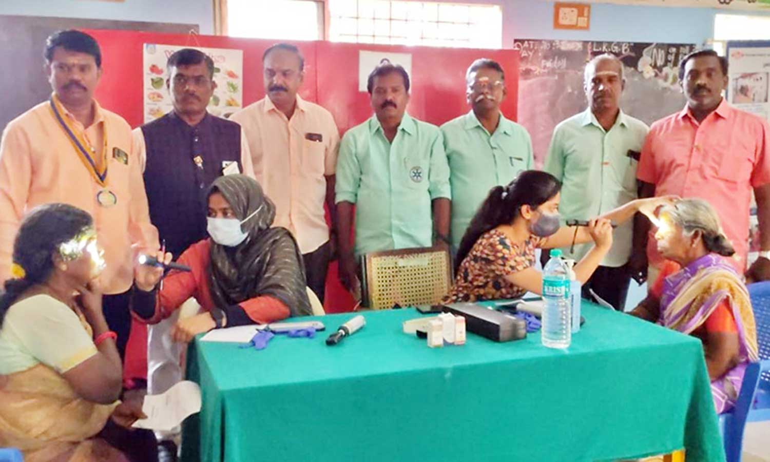 பாபநாசத்தில், இலவச கண் சிகிச்சை முகாம் Free eye treatment camp at