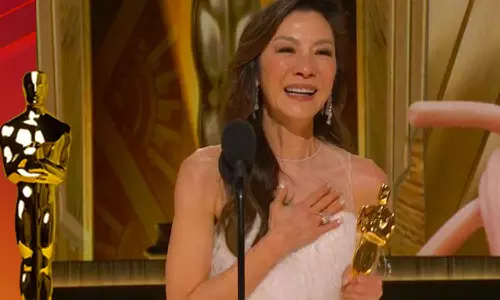 7 ஆஸ்கர் விருதை வென்ற Everything Everywhere All At Once திரைப்படம்