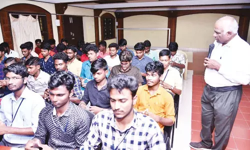 டாக்டர் சிவந்தி ஆதித்தனார் பொறியியல் கல்லூரியில் மாணவர்களுக்கு ஊக்கமளிக்கும் கலந்துரையாடல்