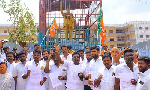 பா.ஜ.க. பட்டியல் அணி சார்பில் அம்பேத்கர் சிலை முன்பு மனு கொடுக்கும் போராட்டம்