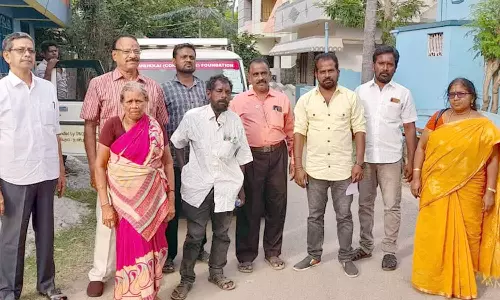 மதுவால் பாதிக்கப்பட்டு சுற்றித்திரிந்தவர்கள் மீட்பு