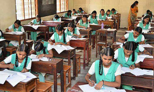 பொதுத்தேர்வு இன்று தொடக்கம்; மாவட்டத்தில் 14 ஆயிரம் மாணவர்கள் தேர்வு எழுதினர்