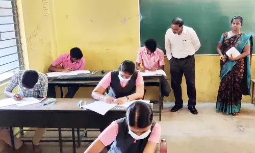 மயிலாடுதுறையில், பிளஸ்-2 தேர்வு மையத்தை கலெக்டர் திடீர் ஆய்வு