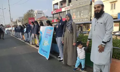 கண் அழுத்த நோய் சிகிச்சை: அகர்வால் கண் மருத்துவமனை நடத்திய விழிப்புணர்வு மனித சங்கிலி