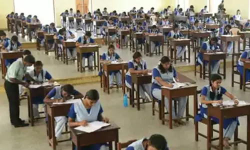 நீலகிரியில் பிளஸ்-2 மொழிப் பாட தோ்வை 6,436 போ் எழுதினா்