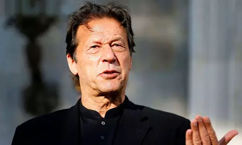 நீதிபதி- போலீஸ் அதிகாரியை மிரட்டிய வழக்கு: இம்ரான்கானுக்கு எதிரான பிடிவாரண்ட் ரத்து