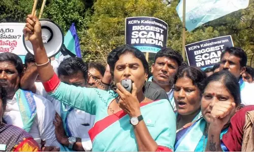 தெலுங்கானா முதல் மந்திரிக்கு எதிராக டெல்லியில் போராட்டம் - ஒய்.எஸ்.சர்மிளா கைது