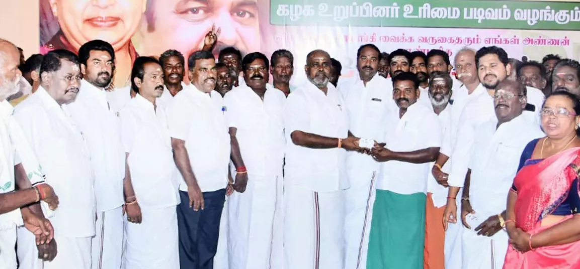 நிர்வாக குளறுபடியால் 50 ஆயிரம் பேர் எழுதவில்லை