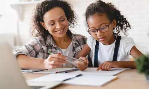 பிள்ளைகளின் வாழ்க்கையின் முன்னேற்றத்திற்கு சக்தி வாய்ந்த கருவி கல்வி