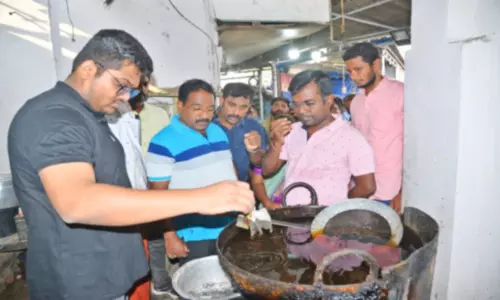 நாகர். அண்ணா பஸ் நிலையத்தில் இரு சக்கர வாகனம் நிறுத்த பார்க்கிங் வசதி