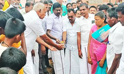 சேர்வைகாரன்பட்டி ஊராட்சியில் ரேஷன் கடை கட்ட அடிக்கல் நாட்டு விழா