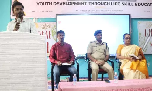 சமுதாய கல்லூரியில் மாணவர்களுக்கு பயிற்சி