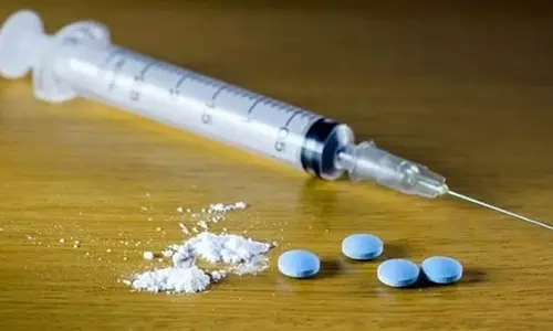 போதைக்காக வலி நிவாரண மாத்திரைகளை வாங்கி விற்கும் சமூக விரோத கும்பல்