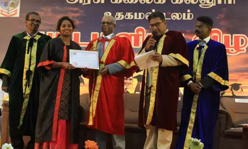 மாணவர்கள் தனித்திறமைகளை வளர்த்துக் கொள்ள வேண்டும்-  கல்லூரி கல்வி இயக்குனர் பேச்சு