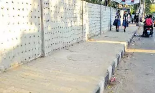 கோத்தகிரியில் பொது நடைபாதைகளை தூய்மைப்படுத்தும் பணி