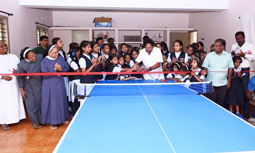 மான்போர்ட் சிறப்பு பள்ளிக்கு  ரூ.11 லட்சம் கல்வி உபகரணங்கள்