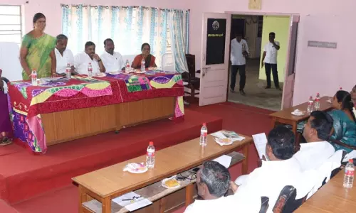 தருமபுரியில்  மாவட்ட ஊராட்சி குழு கூட்டம்