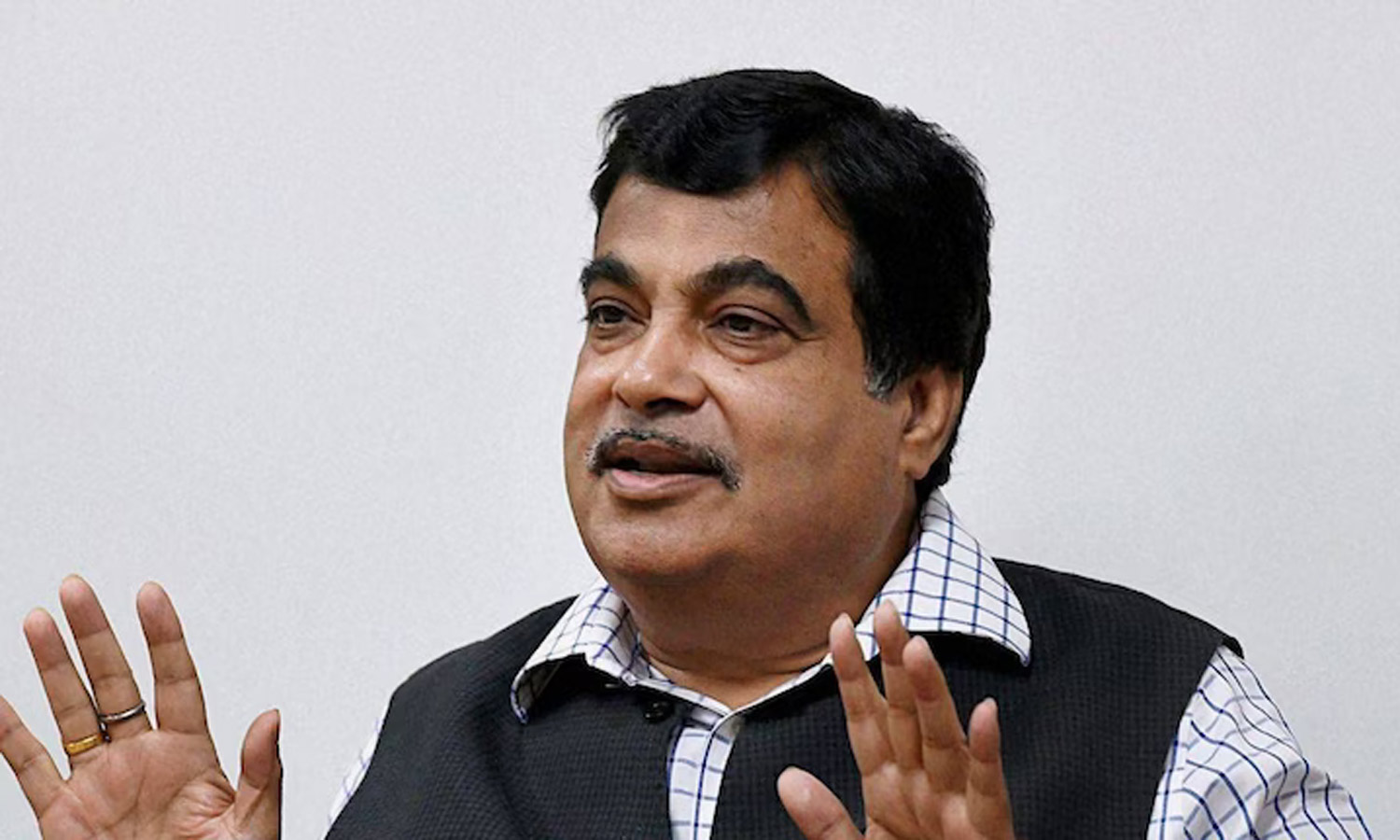 கிழக்கு கடற்கரை சாலை ரூ.24,435 கோடியில் 4 வழிச்சாலையாக விரிவாக்கம்- நிதின் கட்கரி தகவல்