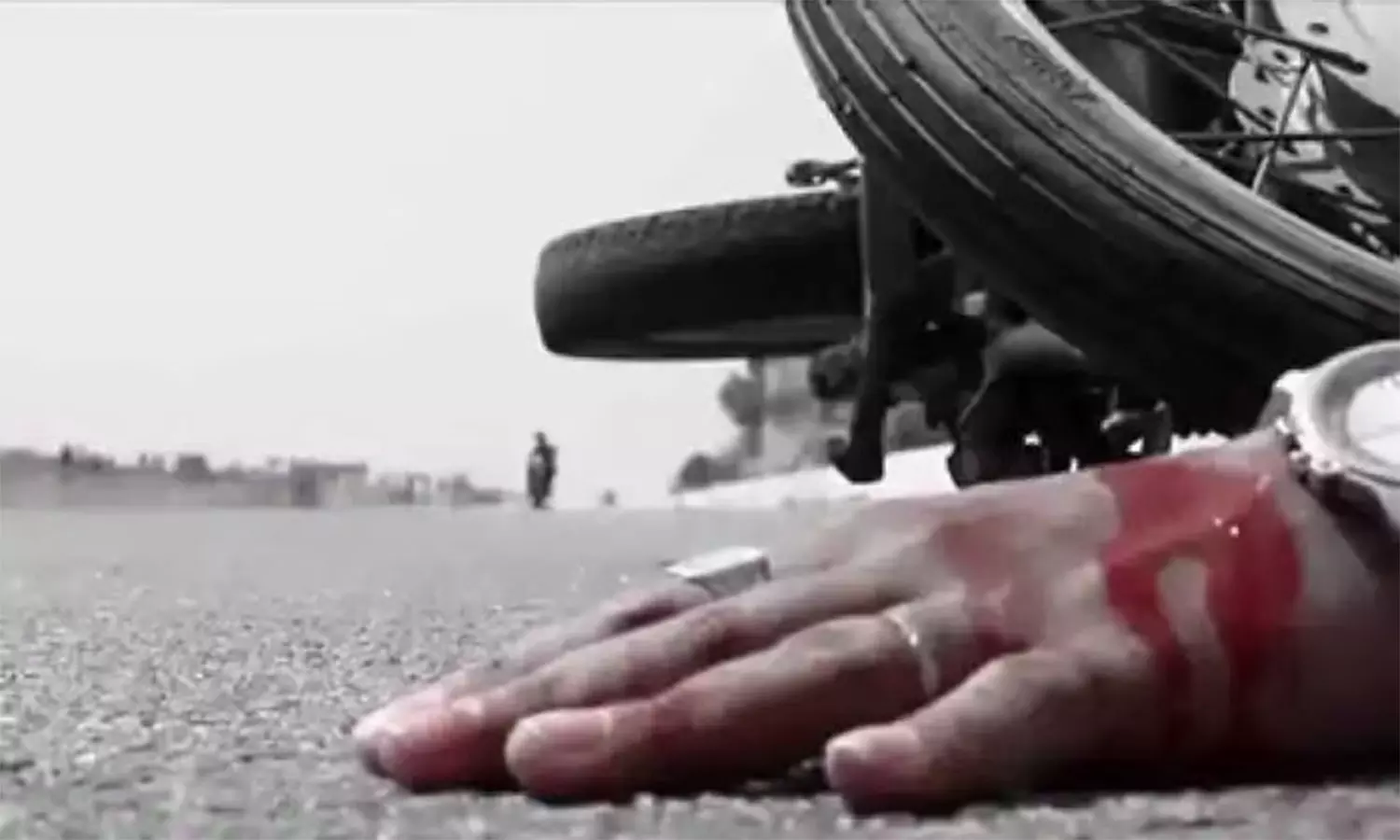 பைக் மோதி முதியவர் பலி