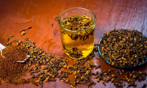 நோய் எதிர்ப்பு சக்தி தரும் கிராம்புக் குடிநீர்