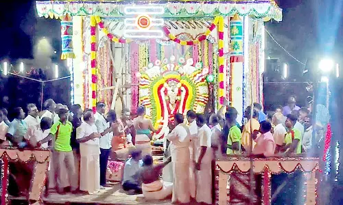 திருவெண்காடு புதன் பகவான் கோவிலில் தெப்போற்சவம்
