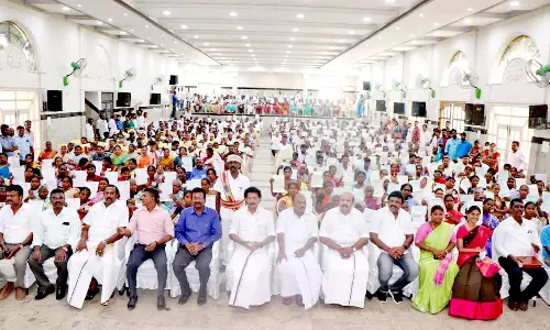 தஞ்சாவூரில் ஒரே நாளில் 1,055 பேருக்கு விலையில்லா வீட்டுமனை பட்டாவுக்கான ஆணைகள்