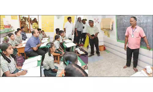 கிருஷ்ணகிரி ஆவின், ராயக்கோட்டை மேம்பாலங்கள் உட்பகுதியில் பூங்கா அமைக்கப்படும்