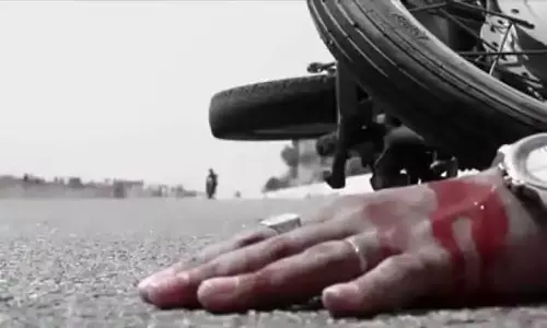 பைக் மோதி முதியவர் பலி