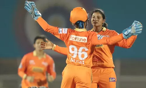 மகளிர் பிரீமியர் லீக்: குஜராத் ஜெயண்ட்ஸ் அணி 11 ரன் வித்தியாசத்தில் வெற்றி