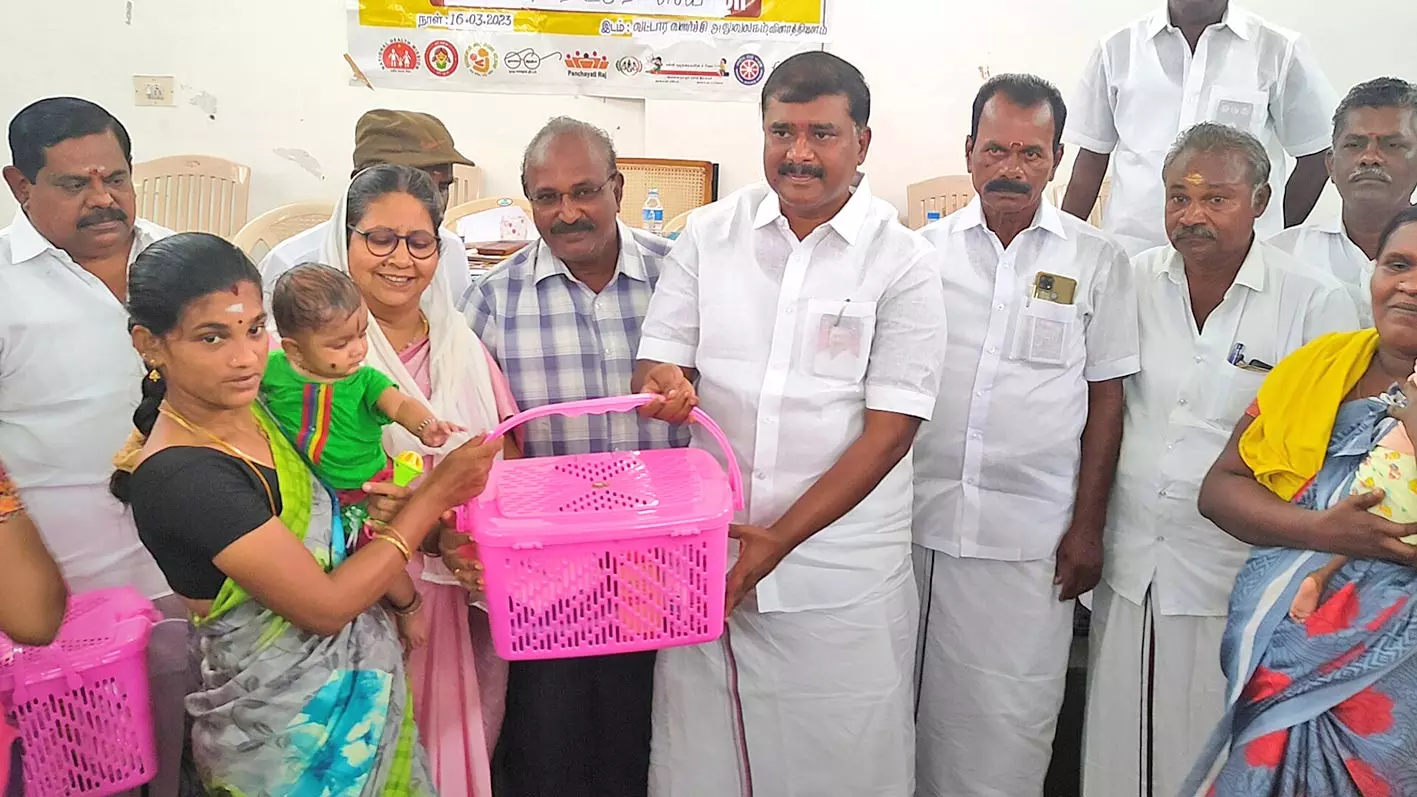 விளாத்திகுளம், புதூரில் 159 குழந்தைகளுக்கு ஊட்டச்சத்து பெட்டகம்