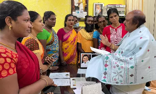 பாண்லே பால் நிலையம் அமைக்க அனுமதி-திருநங்கைகள் கென்னடி எம்.எல்.ஏ.விடம் கோரிக்கை