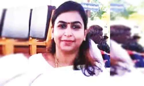 அரசு அலுவலரின் பெயரில் போலி சான்று வழங்கியவா் மீது நடவடிக்கை - மாவட்ட முதன்மை  கல்வி அலுவலா் எஸ்.பி.யிடம் புகார்