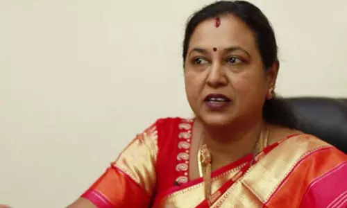 சொந்த கட்சி நிர்வாகிகளே காவல் நிலையத்திற்குள் புகுந்து அடித்து நொறுக்குவது தான் திராவிட மாடல்-  பிரேமலதா பேட்டி