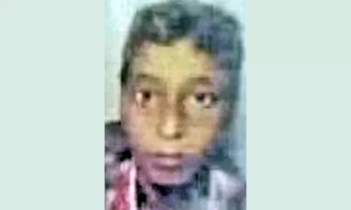 சுவர் சரிந்து விபத்தில் மீட்கப்பட்ட வடமாநில வாலிபர் பலி- மற்றொருவருக்கு தொடர்ந்து சிகிச்சை