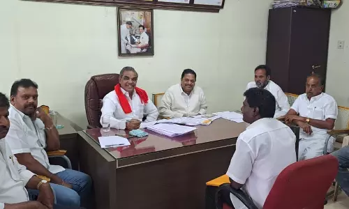 வெலிங்டன் கண்டோன்மென்ட் தேர்தலில் தி.மு.க சார்பில் போட்டியிடுபவர்களிடம் நேர்காணல்