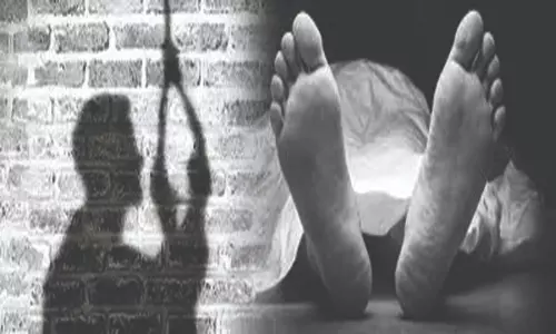 வாலிபர் தூக்கிட்டு தற்கொலை