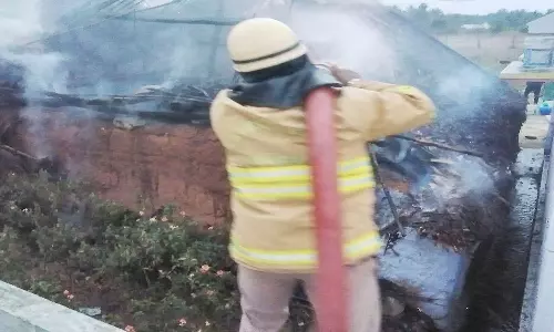 குடிசை வீட்டில் தீ விபத்து