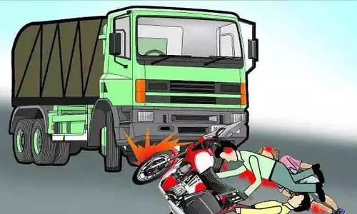 லாரி மோதி மெக்கானிக் பலி