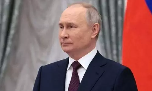 ரஷிய அதிபர் புதினுக்கு மாரடைப்பு ஏற்பட்டதாக வைரலாகும் புகைப்படங்கள்!