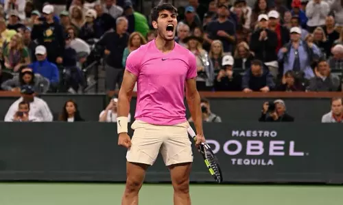 இண்டியன்வெல்ஸ் டென்னிஸ் - அல்காரஸ், சின்னர் அரையிறுதிக்கு முன்னேற்றம்