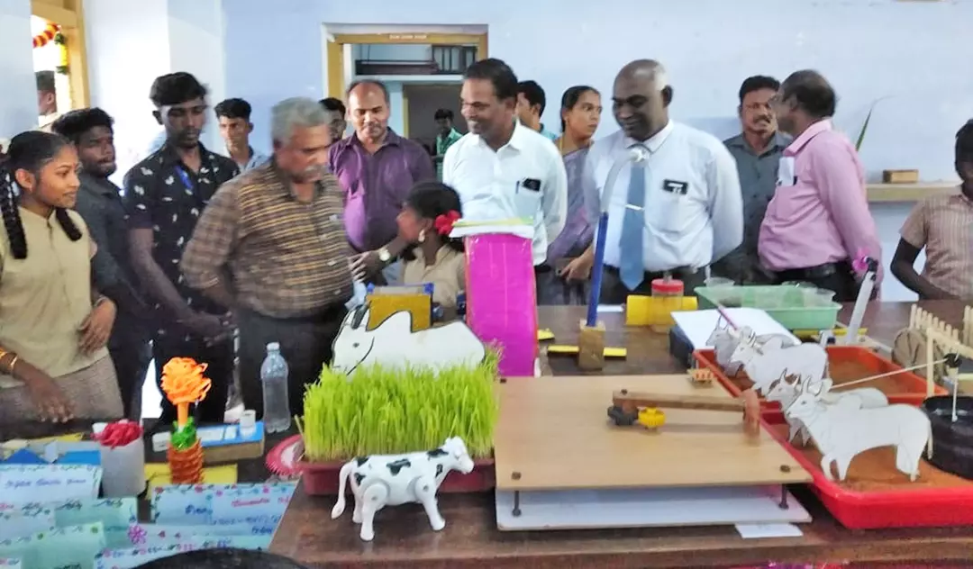 திருச்செந்தூர் ஆதித்தனார் கல்லூரியில் பள்ளி மாணவர்களுக்கான அறிவியல் தொழில்நுட்ப படைப்புத்திறன் போட்டி திருச்செந்தூர் ஆதித்தனார் கல்லூரியில் பள்ளி மாணவர்களுக்கான அறிவியல் தொழில்நுட்ப படைப்புத்திறன் போட்டி