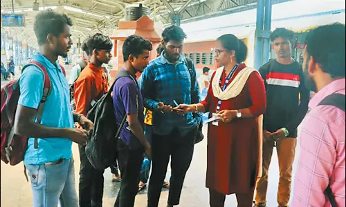 ரூ.1 கோடி அபராதம் வசூலித்து பெண் டிக்கெட் பரிசோதகர் சாதனை