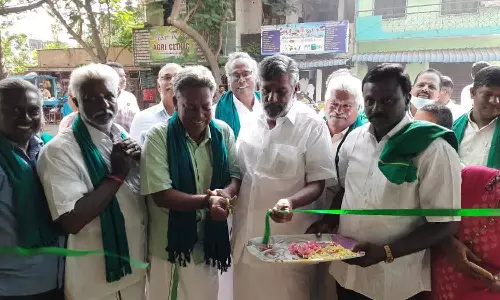 உழவர் சந்தையில் இயற்கை அங்காடி-அமைச்சர் தேனீ.ஜெயக்குமார் திறந்து வைத்தார்