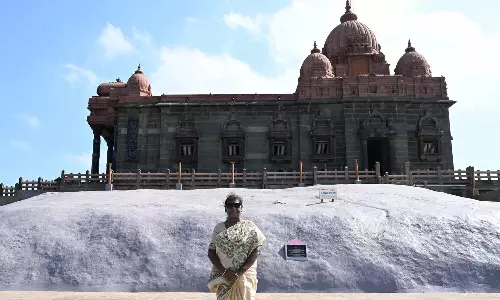 விவேகானந்தர் நினைவு மண்டபம் ஆன்மீகத்தின் சின்னமாக திகழ்கிறது- பார்வையாளர் புத்தகத்தில் ஜனாதிபதி கருத்து