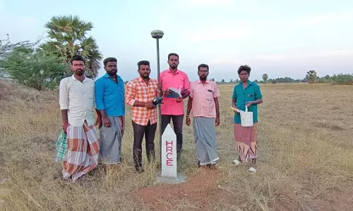 நாங்குநேரி அருகே கோவில் நிலங்களை அளவீடு செய்யும் பணி தீவிரம்