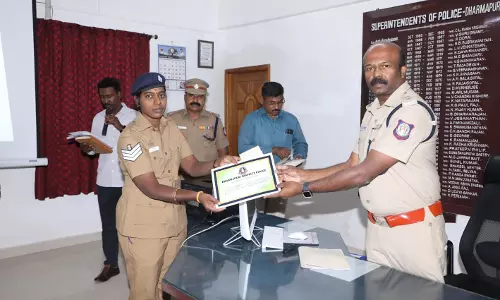 தருமபுரி போலீஸ் சூப்பிரண்டு அலுவலகத்தில்  மாதாந்திர ஆய்வுக் கூட்டம்