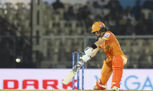 மகளிர் பிரீமியர் லீக்: பெங்களூரு அணிக்கு 189 ரன்கள் இலக்கு நிர்ணயித்தது குஜராத் ஜெயண்ட்ஸ்