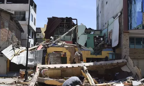 ஈக்வடாரில் சக்திவாய்ந்த நிலநடுக்கம்: பலி எண்ணிக்கை 13 ஆக உயர்வு