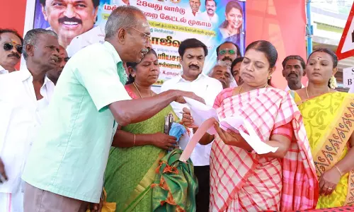 தூத்துக்குடியில் 3-வது நாளாக பொதுமக்களிடம் குறைகளை கேட்ட அமைச்சர் கீதாஜீவன்